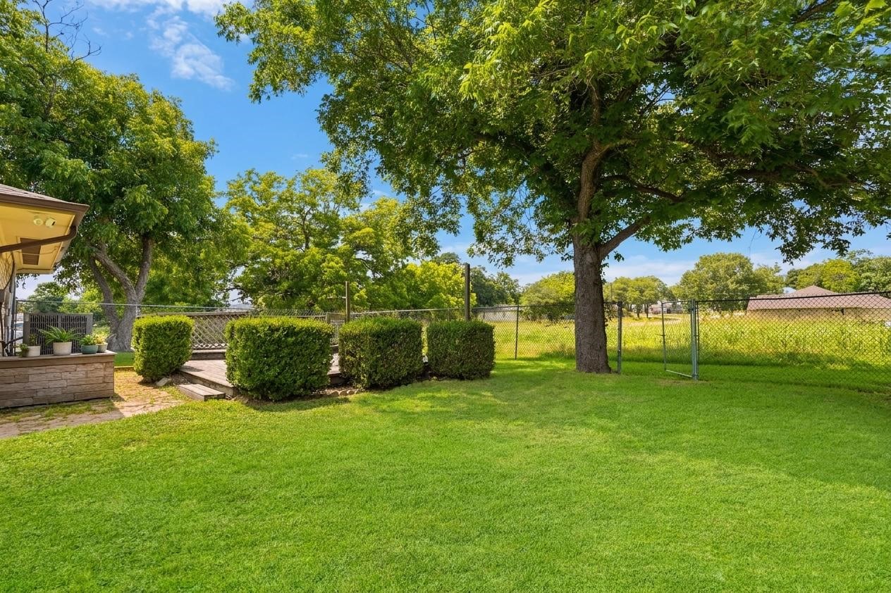526 14th Street Hempstead, TX 77445 - Photo 7 of 25
