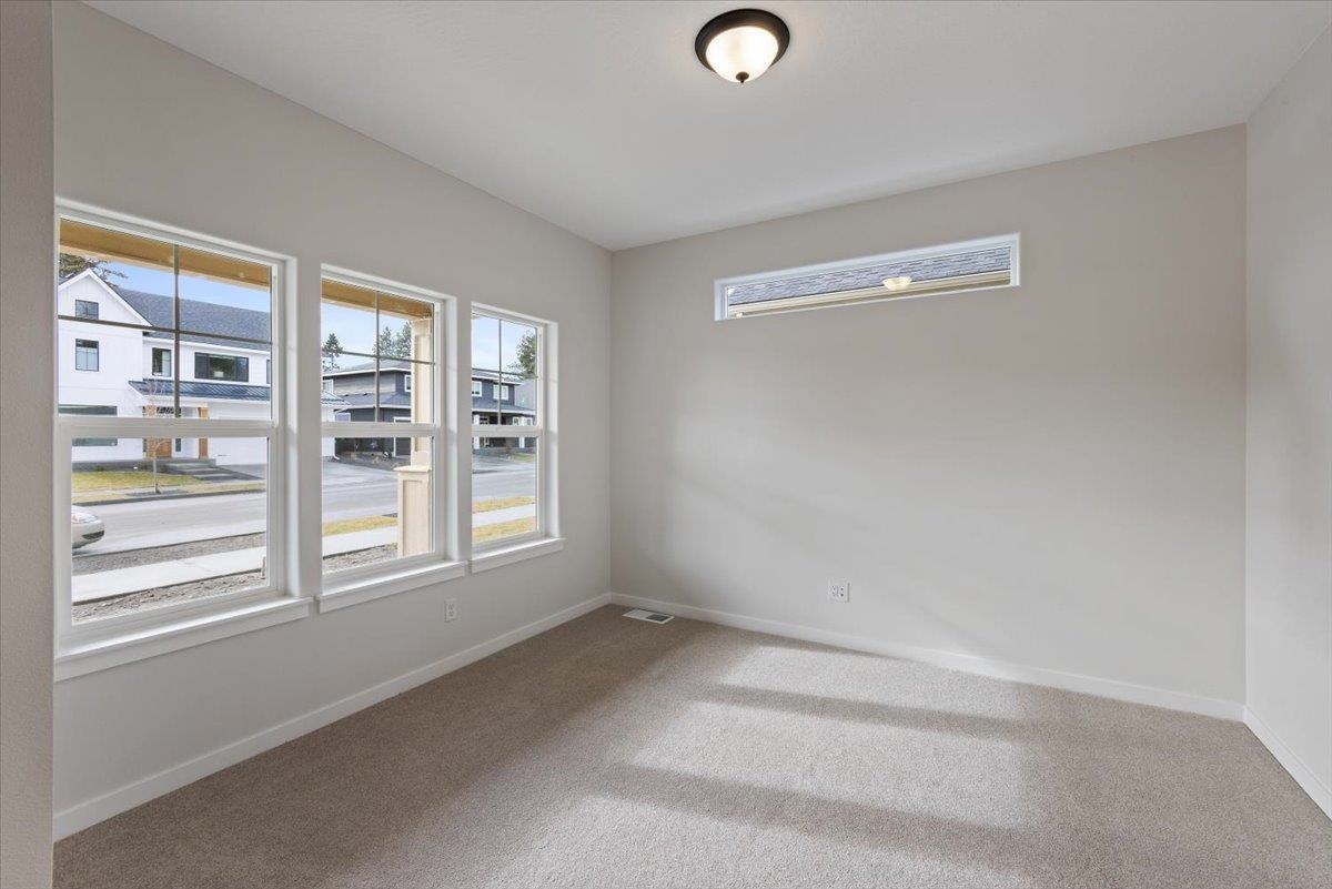 2115 East 33rd Avenue Spokane, WA 99203 - Photo 13 of 30