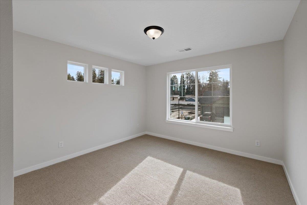 2115 East 33rd Avenue Spokane, WA 99203 - Photo 21 of 30