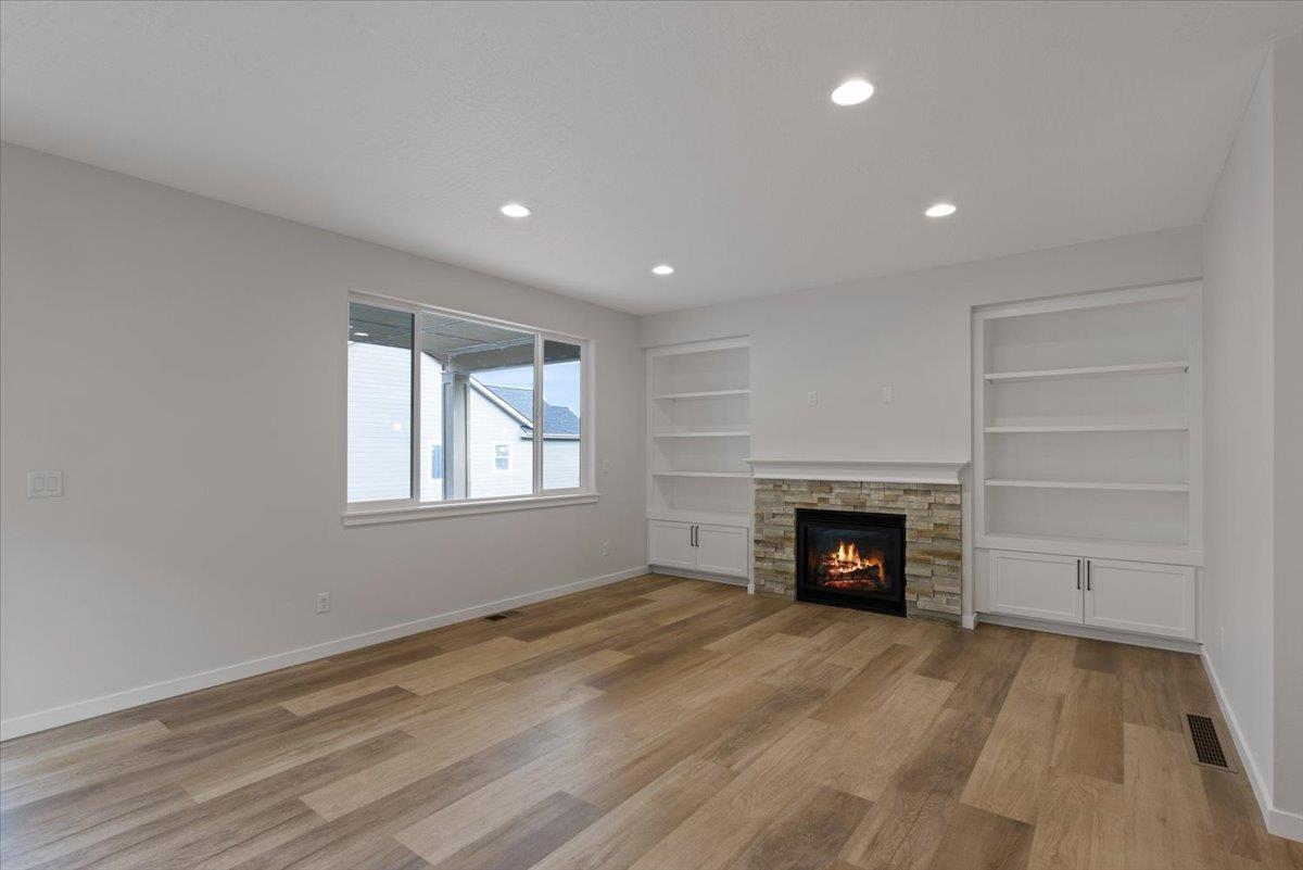 2115 East 33rd Avenue Spokane, WA 99203 - Photo 4 of 30