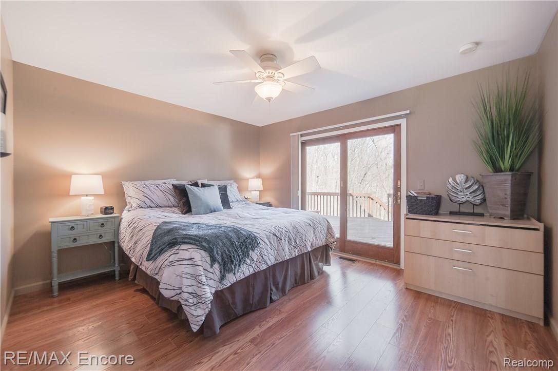 1812 Ridge Road White Lake, MI 48383 - Photo 18 of 44 Master Bedroom.jpg