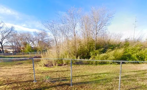 $64,800 | 419 North Diamond Avenue, Fort Worth, TX 76102