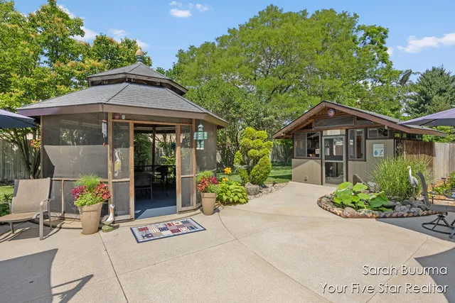 $999,950 | 8201 Cherry Valley Avenue Southeast, Caledonia, MI 49316