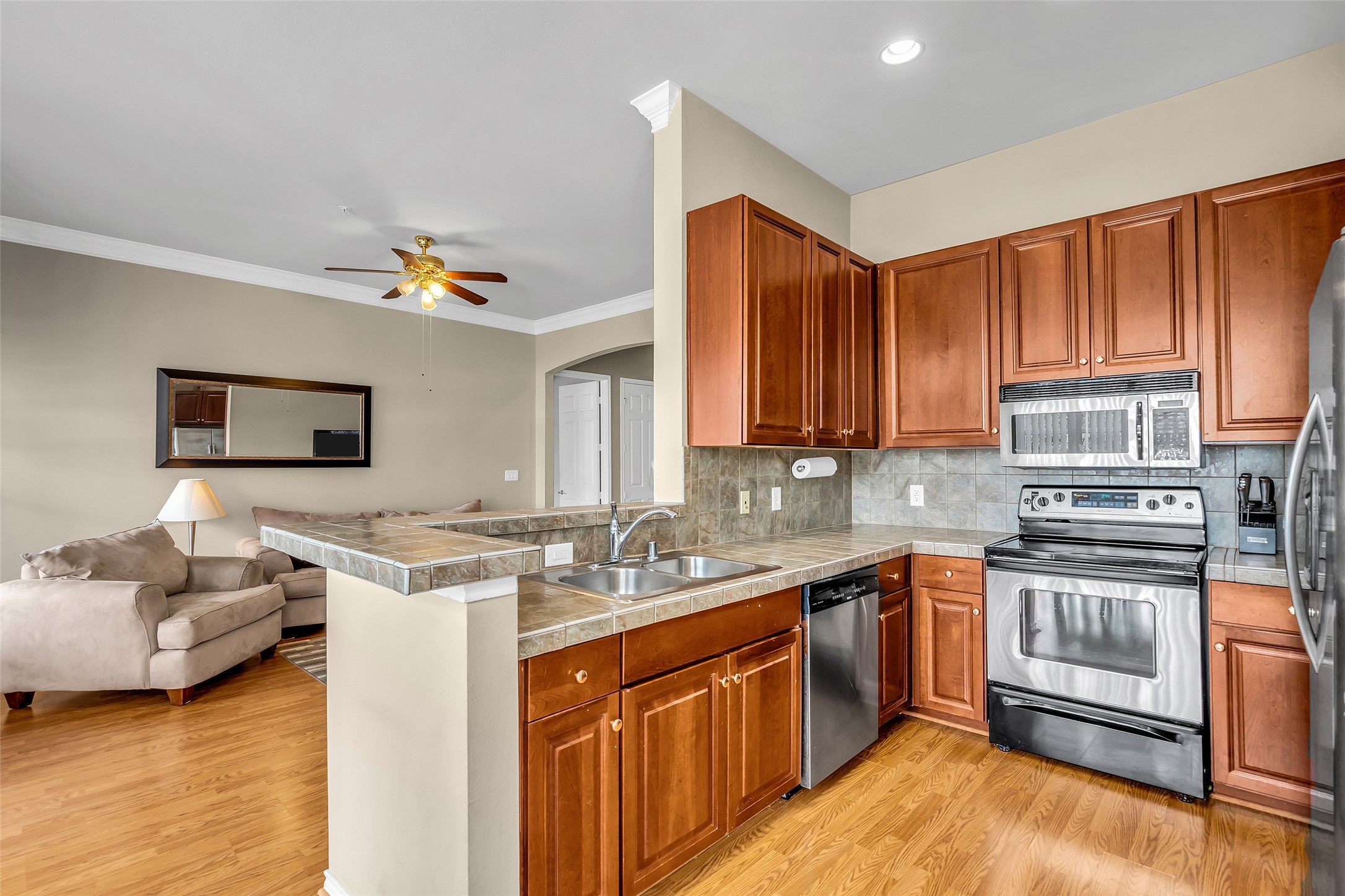 2400 McCue Road, Unit 240 Houston, TX 77056 - Photo 7 of 36
