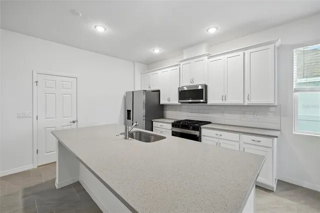 $411,990 | 27517 Stellar Sea Way, Howey-in-the-Hills, FL 34737