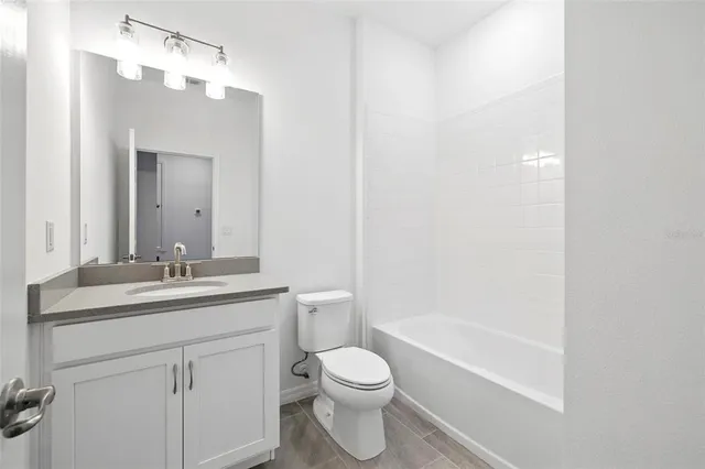 $411,990 | 27517 Stellar Sea Way, Howey-in-the-Hills, FL 34737