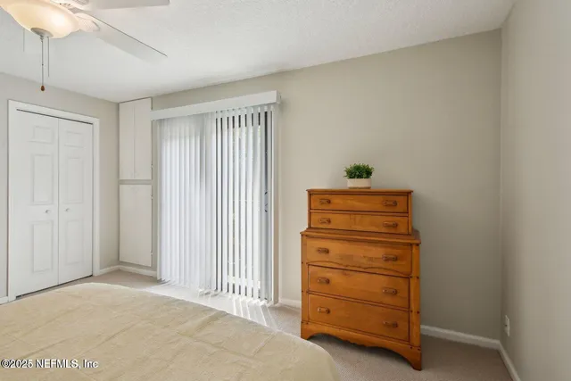 a view of a livingroom with furniture