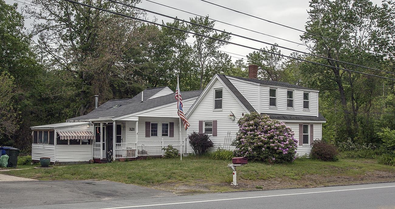 321 Mammoth Road Londonderry, NH 03053 - Photo 1 of 19 Gallery Image 1