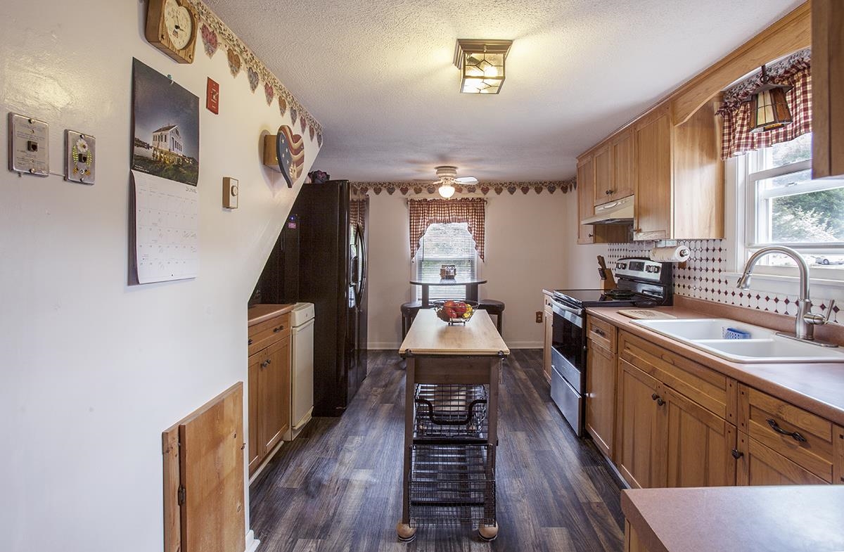 321 Mammoth Road Londonderry, NH 03053 - Photo 15 of 19 Gallery Image 15