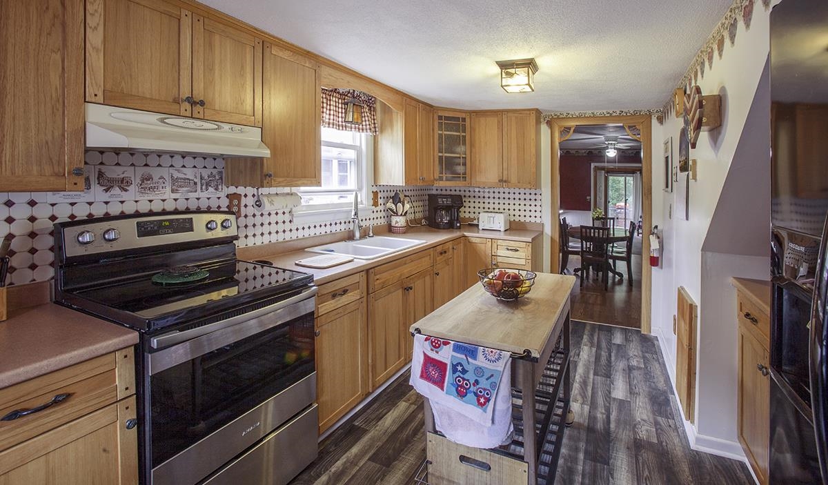 321 Mammoth Road Londonderry, NH 03053 - Photo 16 of 19 Gallery Image 16