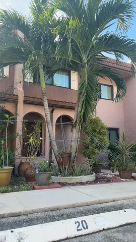 $322,900 | 19 Matador Lane, Unit 622, Davie, FL 33324