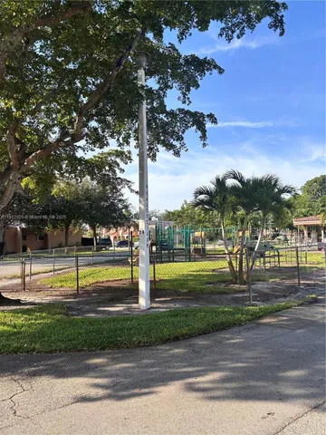 $322,900 | 19 Matador Lane, Unit 622, Davie, FL 33324