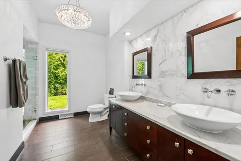 $1,750,000 | 14 Winnfield Circle, Northfield, IL 60093