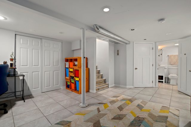 306 North Elmhurst Road Prospect Heights, IL 60070 - Photo 17 of 26 a view of an empty room