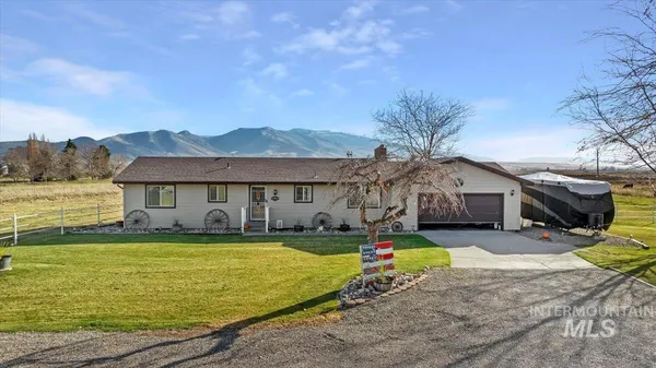 $450,000 | 411 Mountain View Lane, Burley, ID 83318
