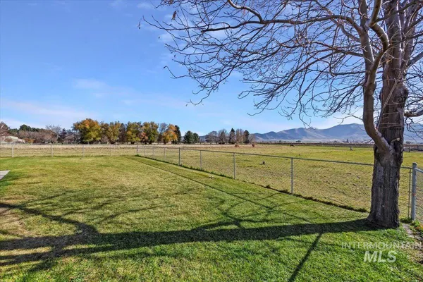 $450,000 | 411 Mountain View Lane, Burley, ID 83318