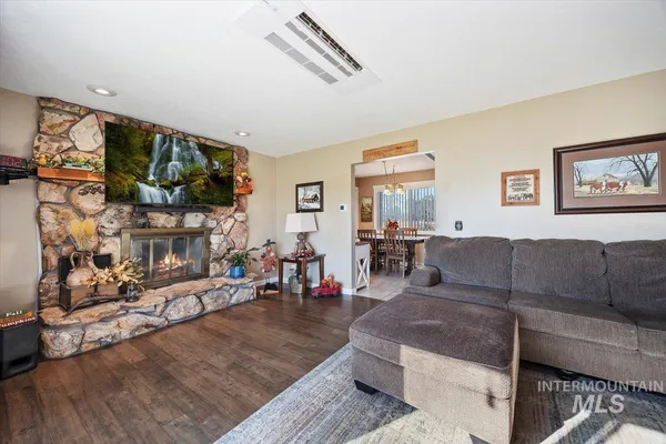 $450,000 | 411 Mountain View Lane, Burley, ID 83318