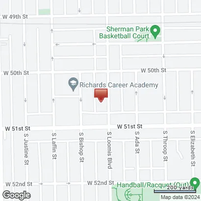 a picture of a book shelf