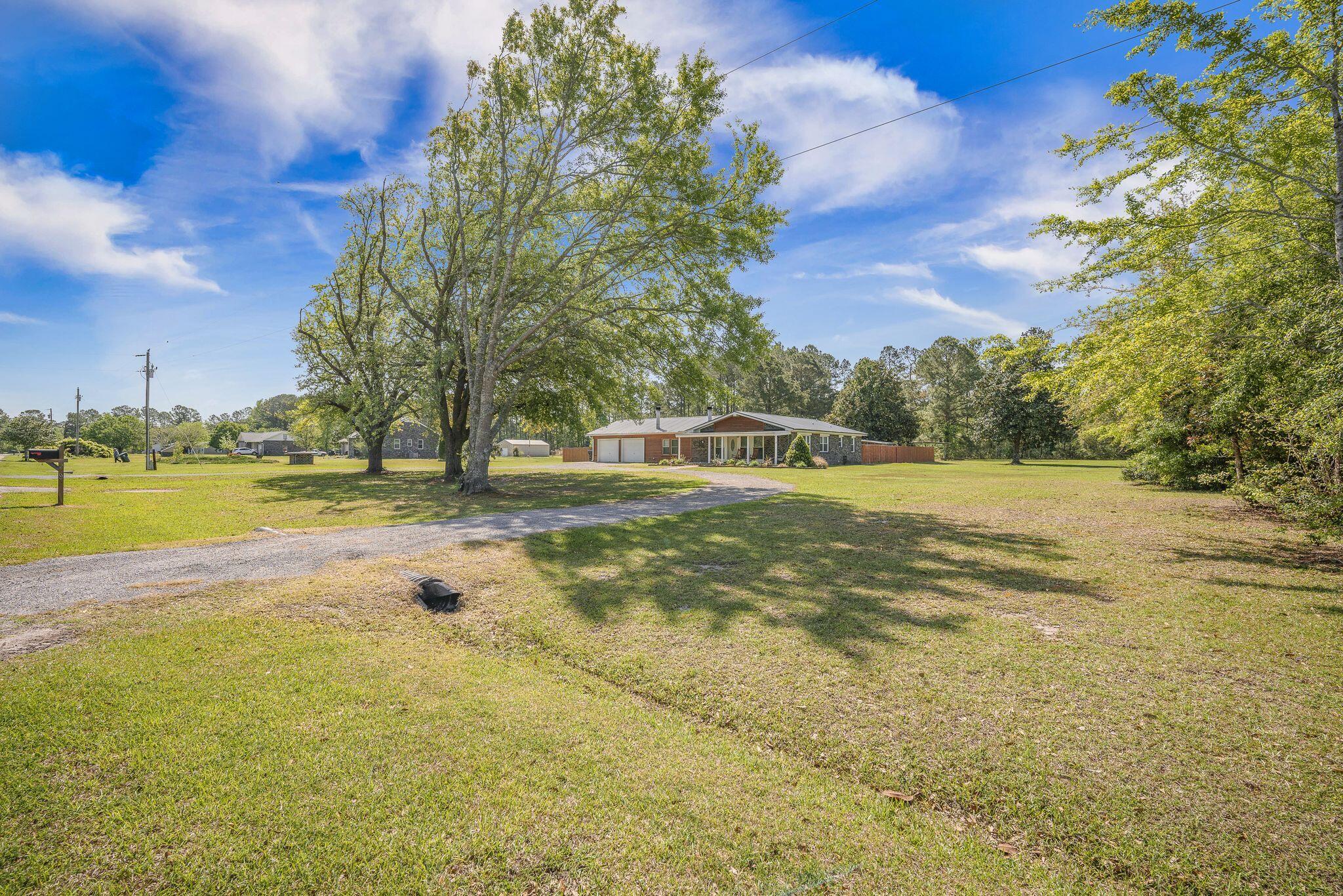 208 Mini-Farm Road Bonneau, SC 29431 - Photo 2 of 38 4_BARCLAY MEDIA CO-5