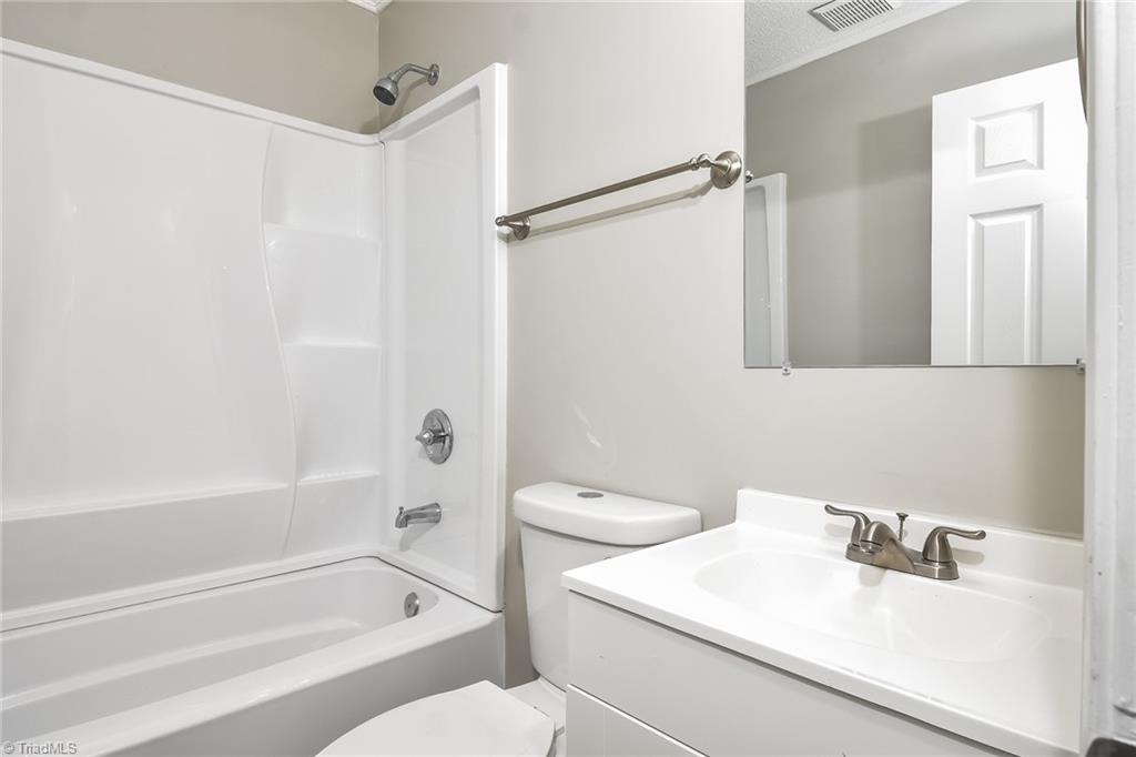 1006 Sumner Court Thomasville, NC 27360 - Photo 12 of 17