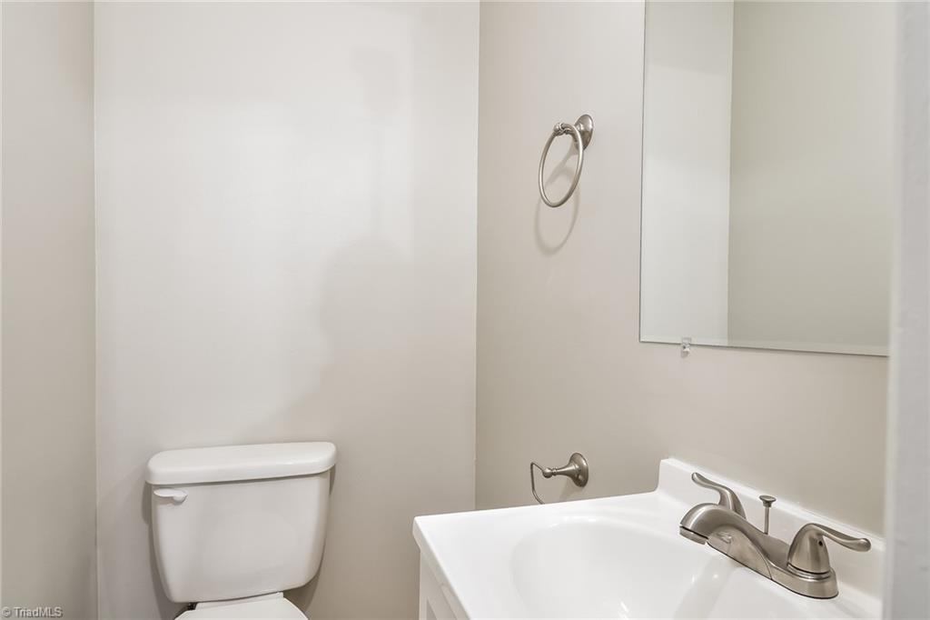 1006 Sumner Court Thomasville, NC 27360 - Photo 15 of 17