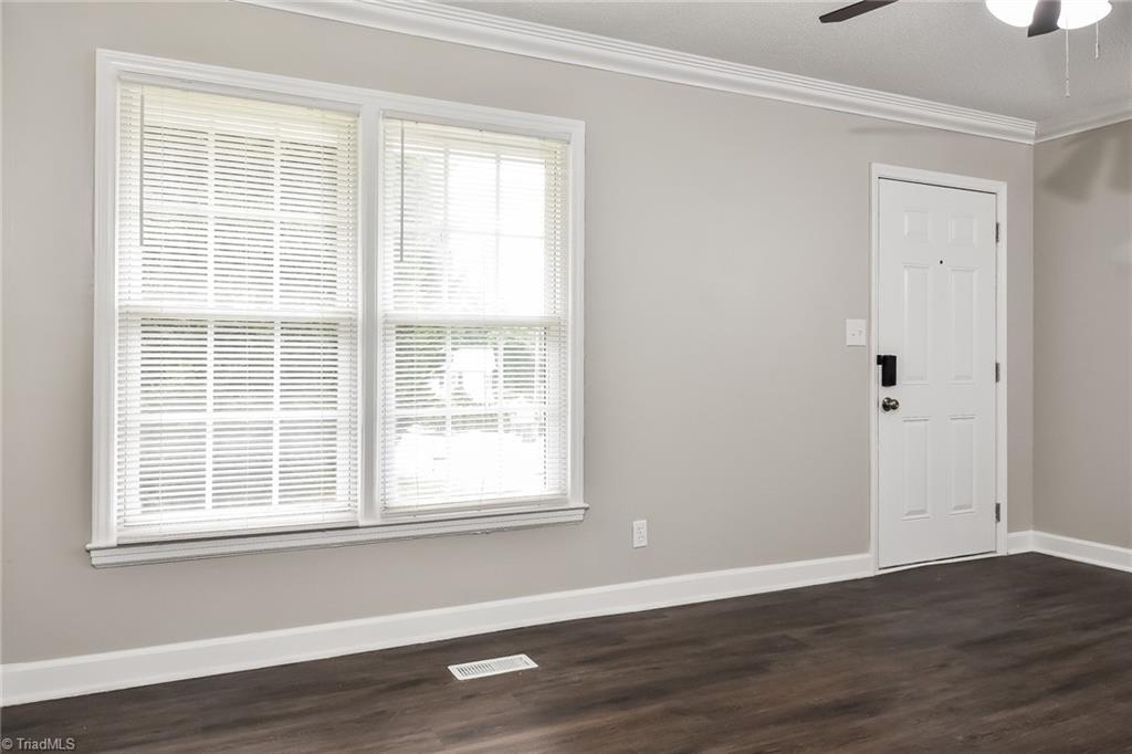 1006 Sumner Court Thomasville, NC 27360 - Photo 6 of 17