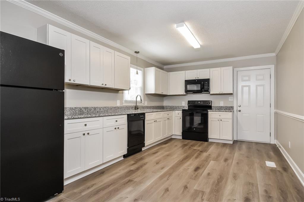 1006 Sumner Court Thomasville, NC 27360 - Photo 7 of 17