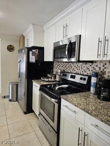 $2,500 | 4443 North Pacific Circle, North Fort Myers, FL 33903