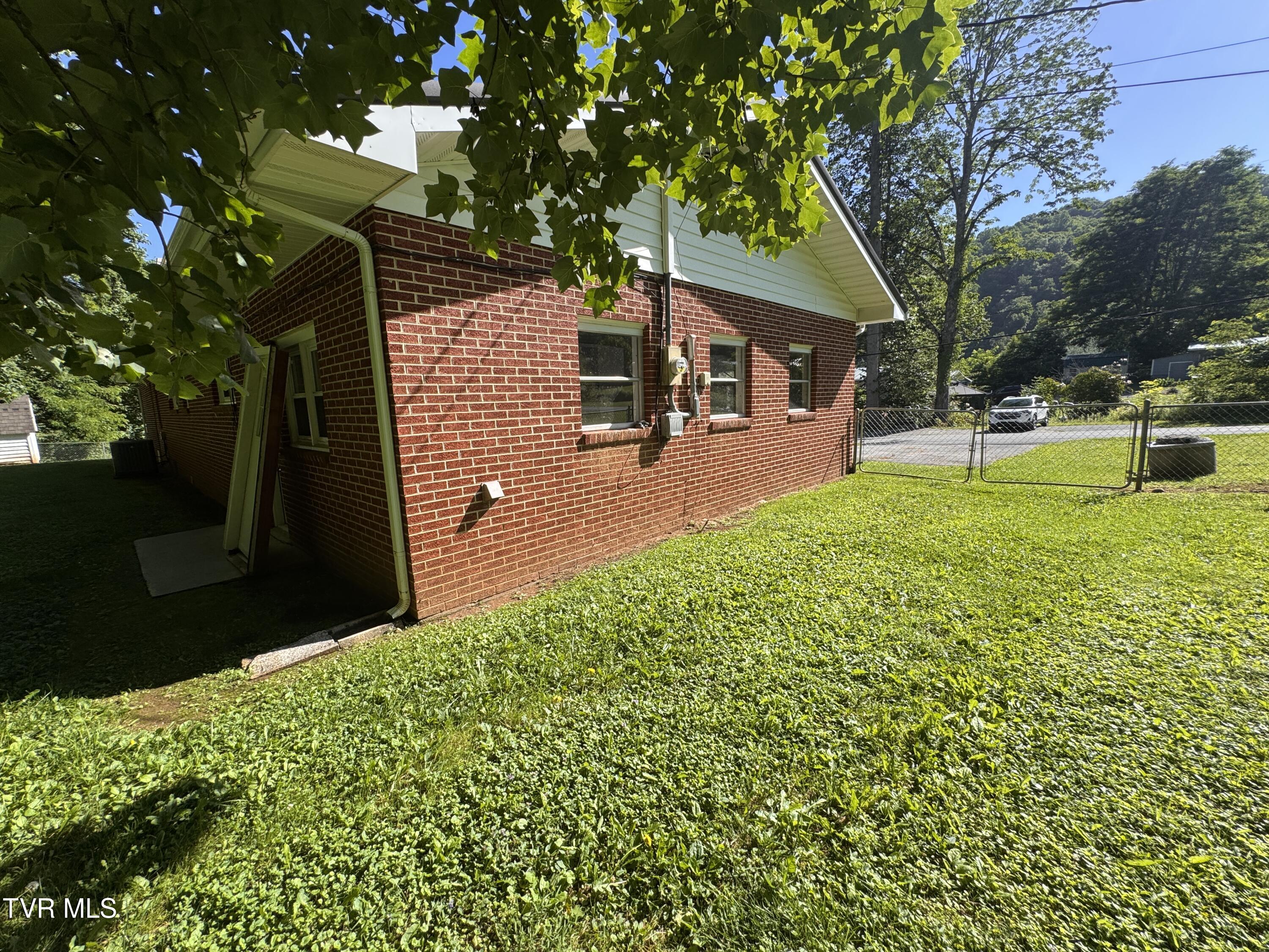 248 Burbank Road Roan Mountain, TN 37687 - Photo 18 of 65 IMG_6030 2