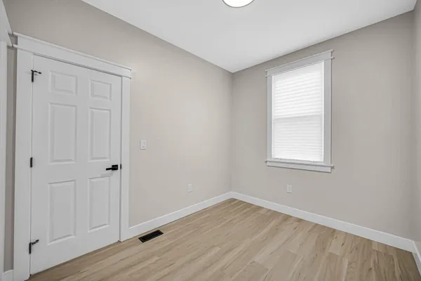 $209,900 | 724 Willow Court, Hammond, IN 46320
