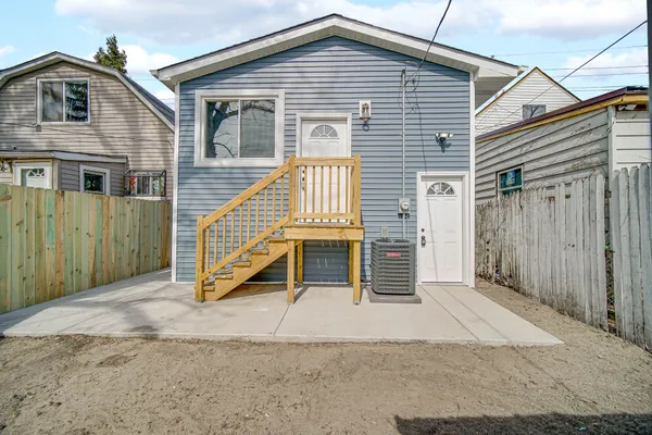 $209,900 | 724 Willow Court, Hammond, IN 46320