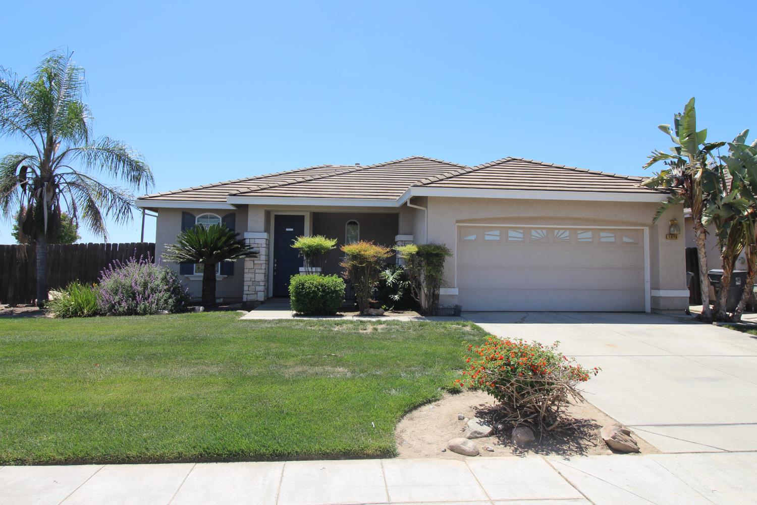 1014 Mango Avenue Madera, CA 93637 - Photo 1 of 19