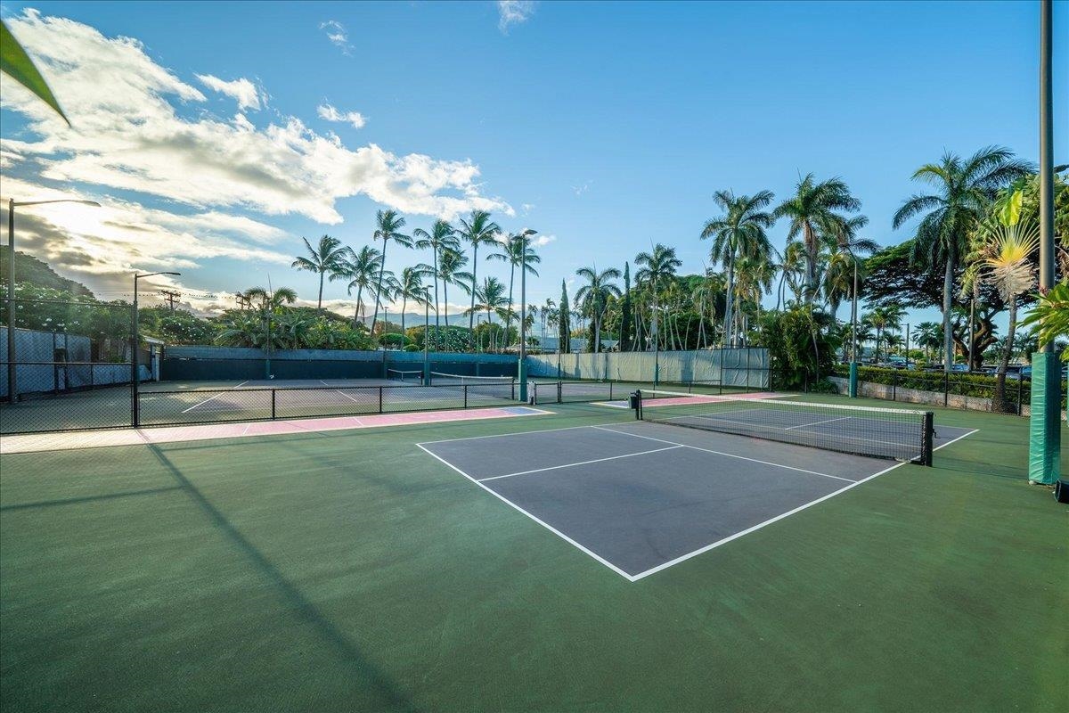 3445 Lower Honoapiilani Road, Unit 361 Lahaina, HI 96761 - Photo 36 of 43 a view of a tennis court