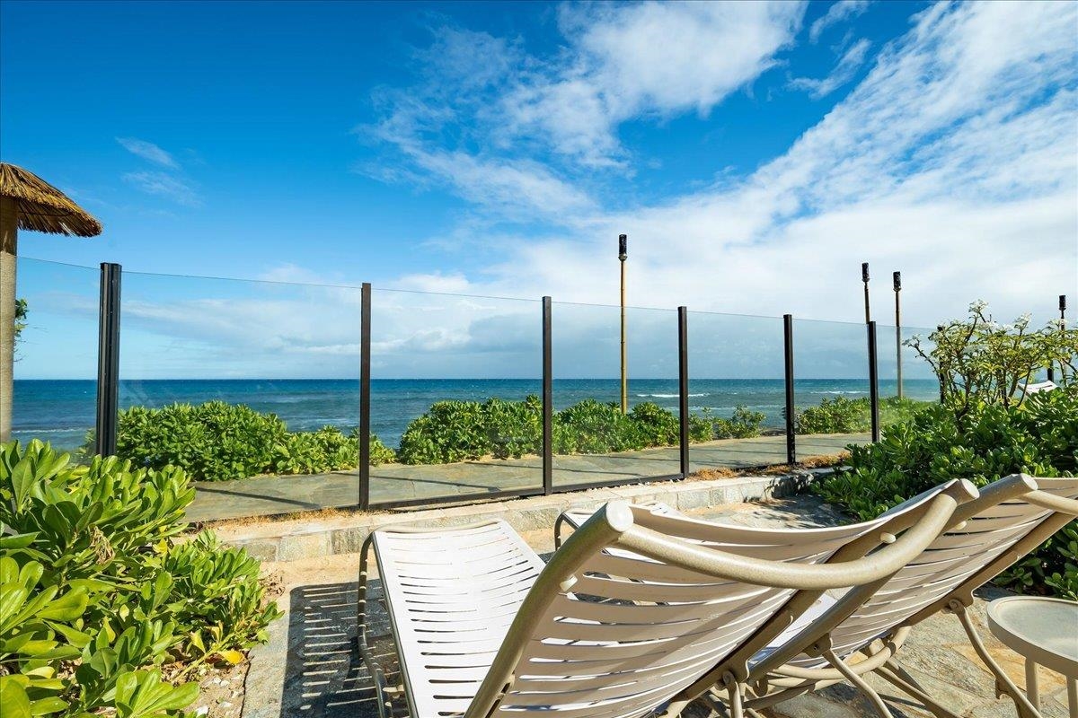 3445 Lower Honoapiilani Road, Unit 361 Lahaina, HI 96761 - Photo 43 of 43 a view of a balcony with chairs
