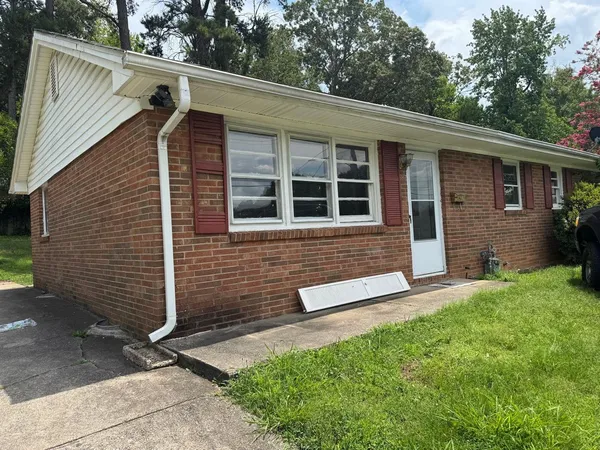 $1,500 | 587 Arlington Road, Danville, VA 24541