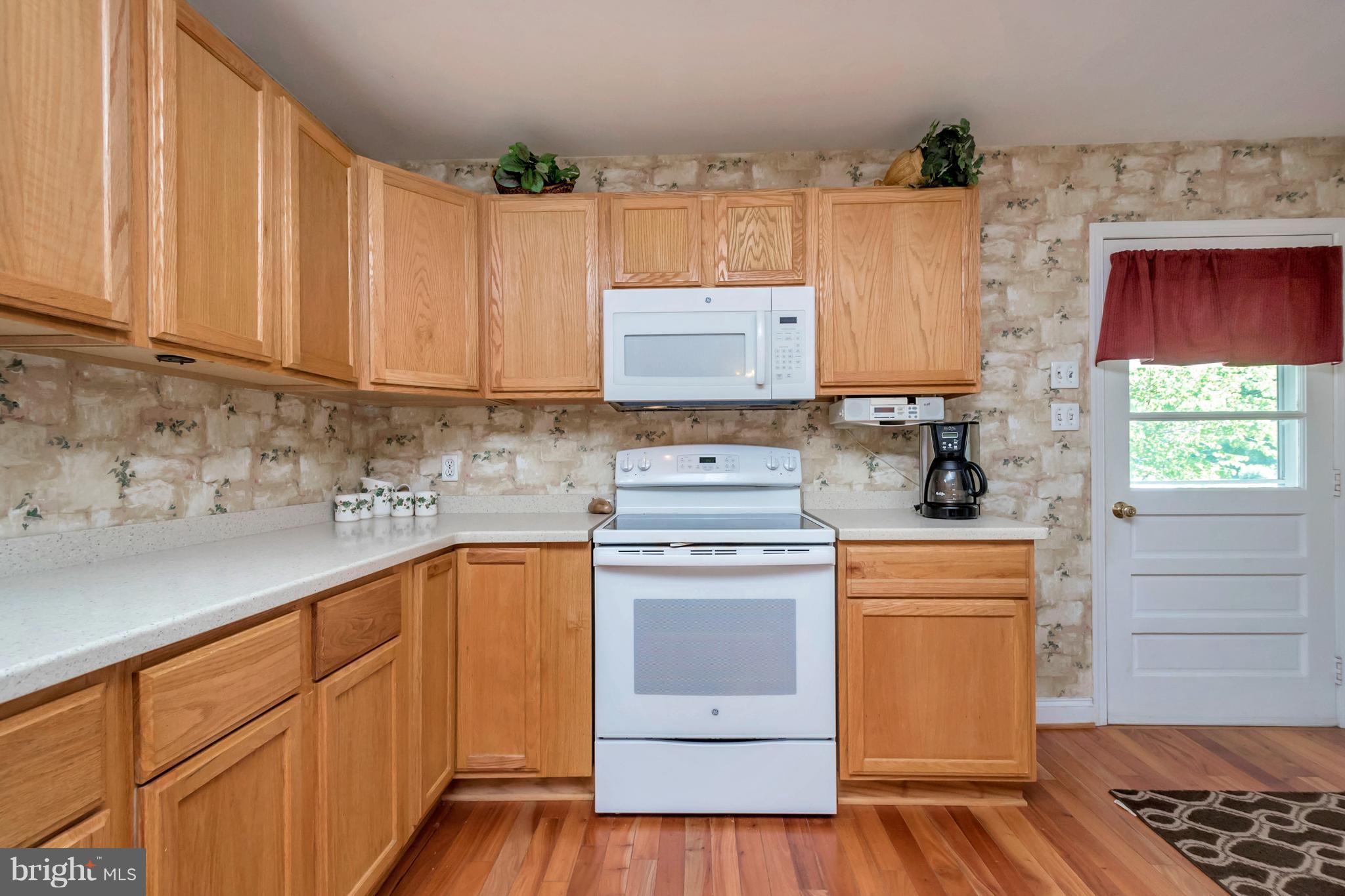 13347 Sillamon Road Goldvein, VA 22720 - Photo 11 of 28 Kitchen