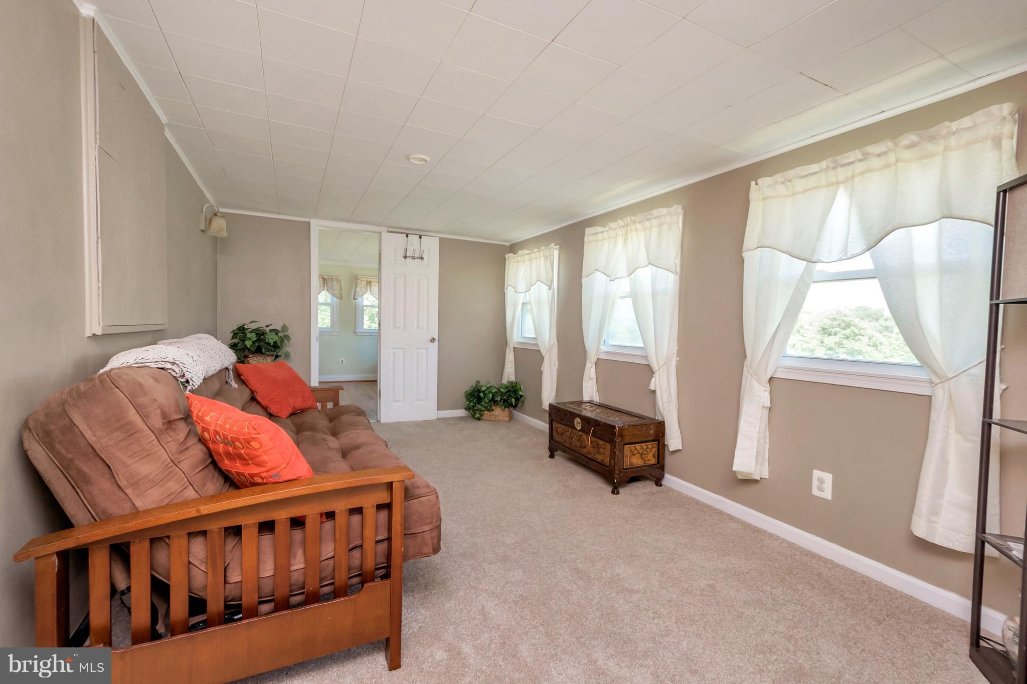13347 Sillamon Road Goldvein, VA 22720 - Photo 20 of 28 Guest Room