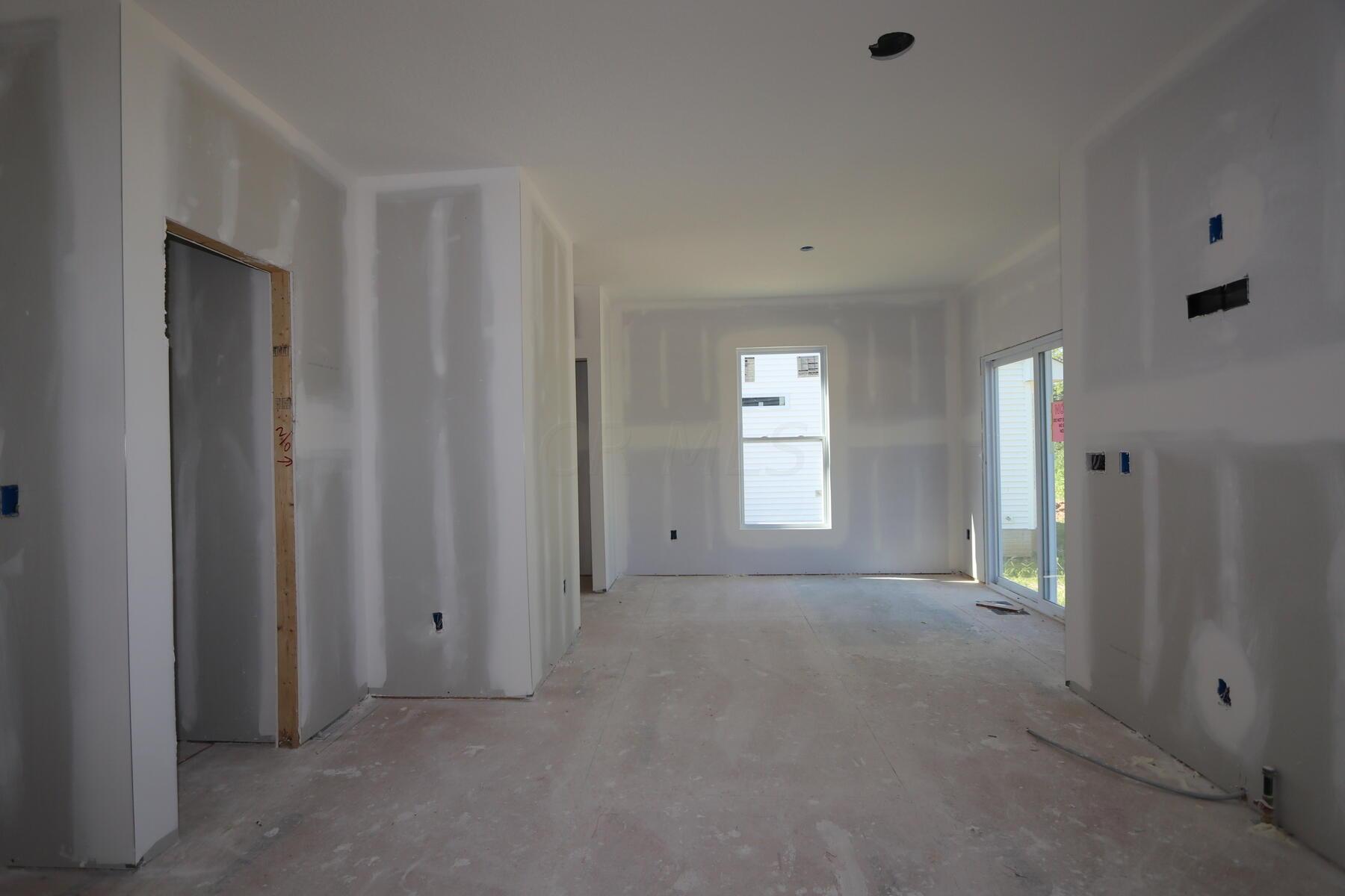 18 Erin Hills Road Commercial Point, OH 43116 - Photo 3 of 11 Interior