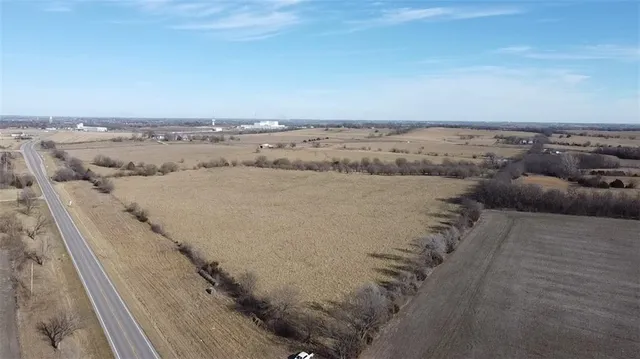 $798,000 | Lot 1 Chieftain Road, Tonganoxie, KS 66086