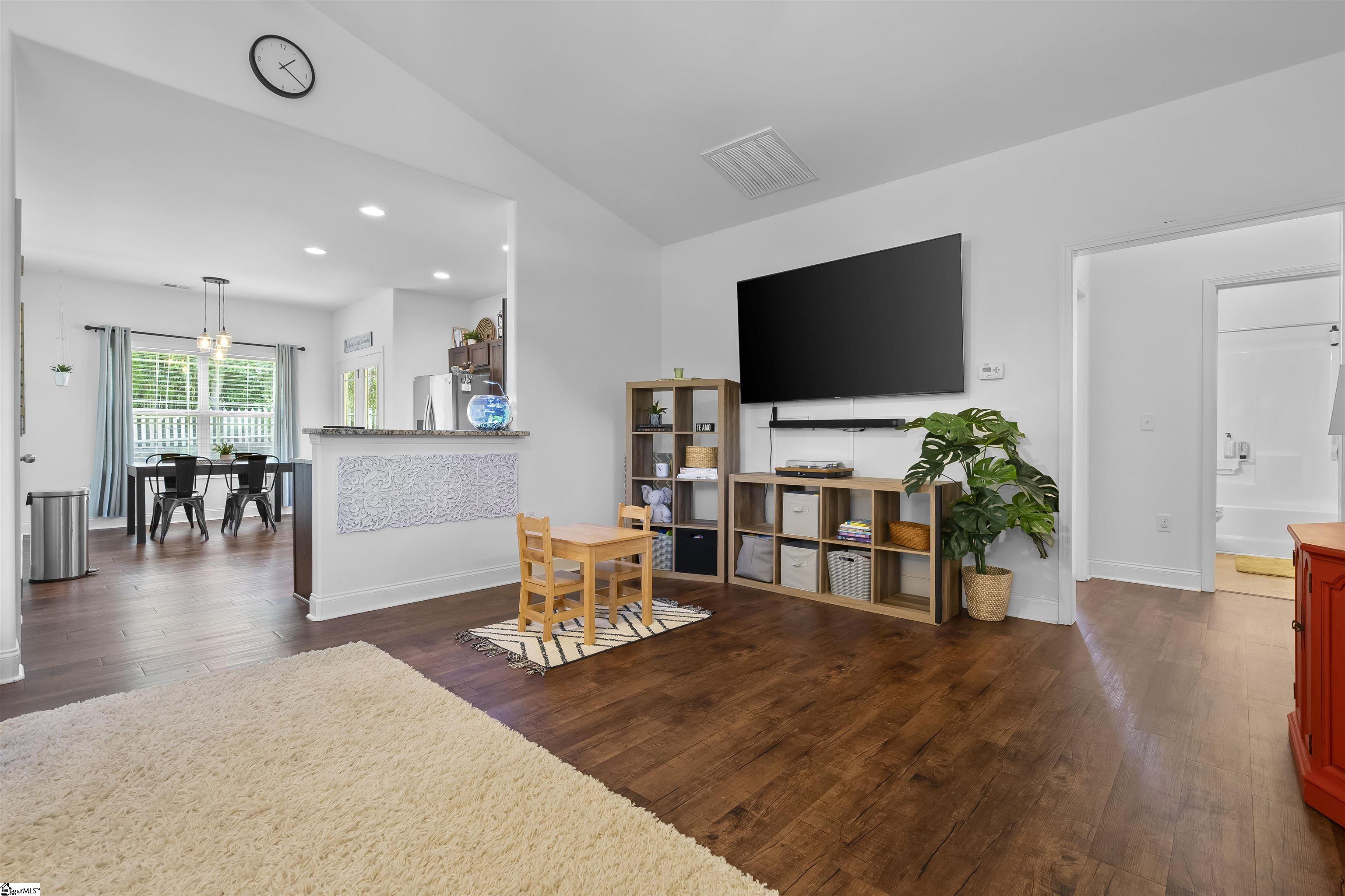 206 Center Street Greer, SC 29651 - Photo 4 of 26