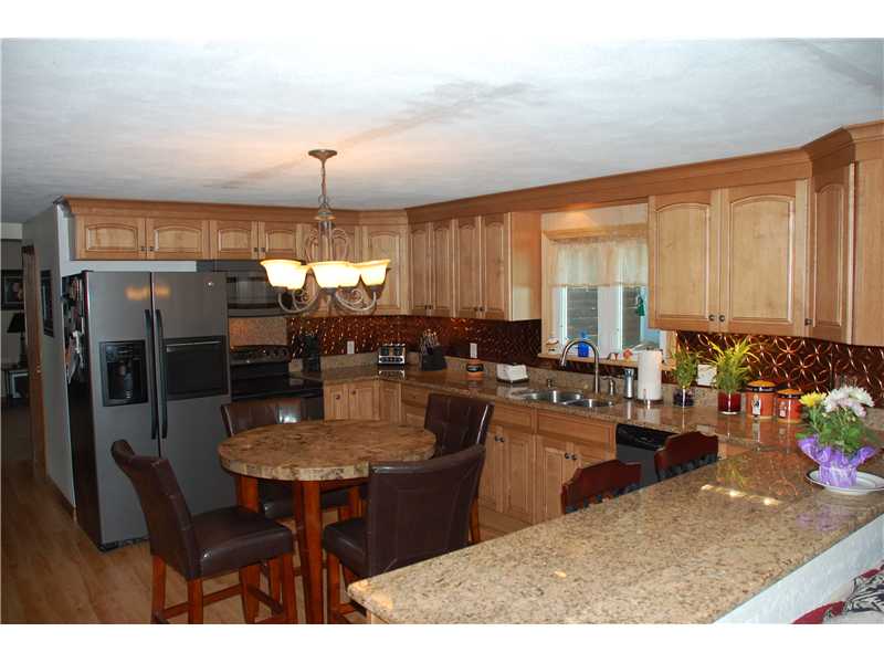 14 Swan Road Smithfield, RI 02917 - Photo 3 of 18 Kitchen.