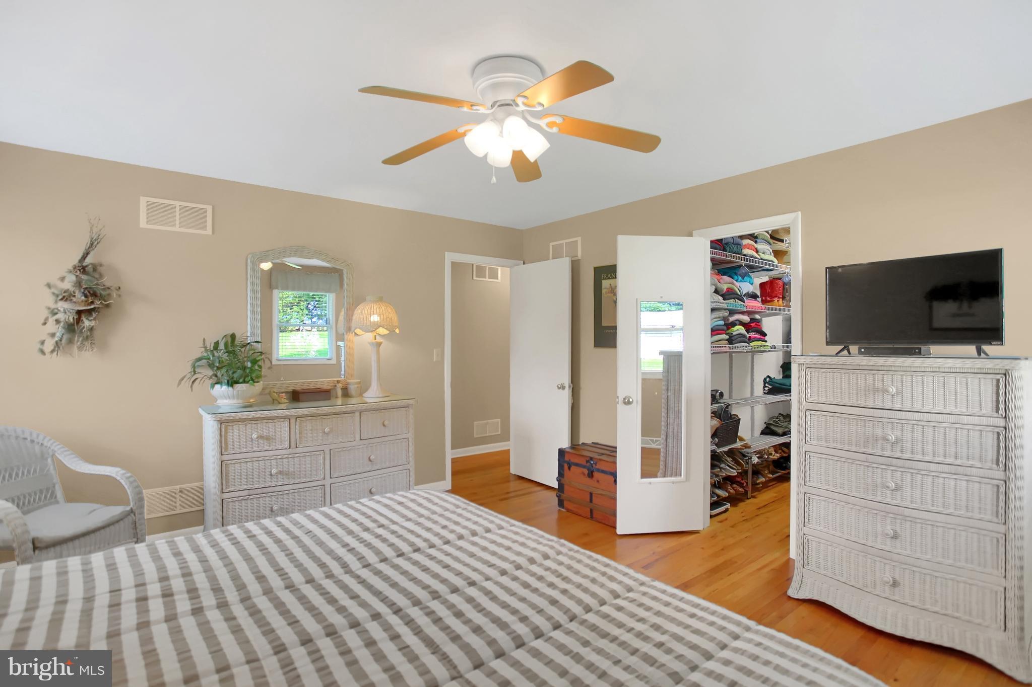 126 Leeds Road Newville, PA 17241 - Photo 17 of 34 Master suite w/ walk-in closet
