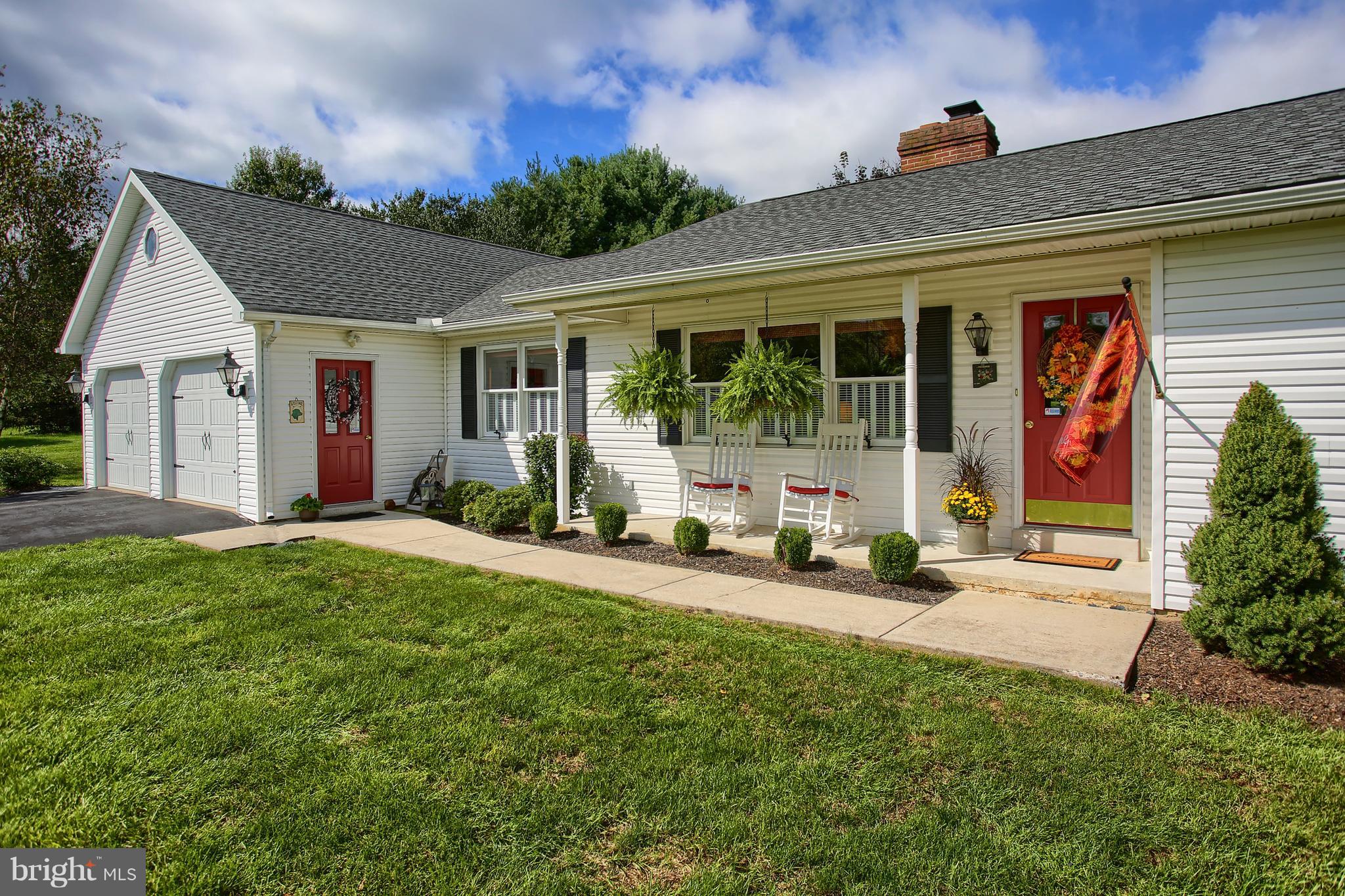 126 Leeds Road Newville, PA 17241 - Photo 4 of 34 Lovely front porch