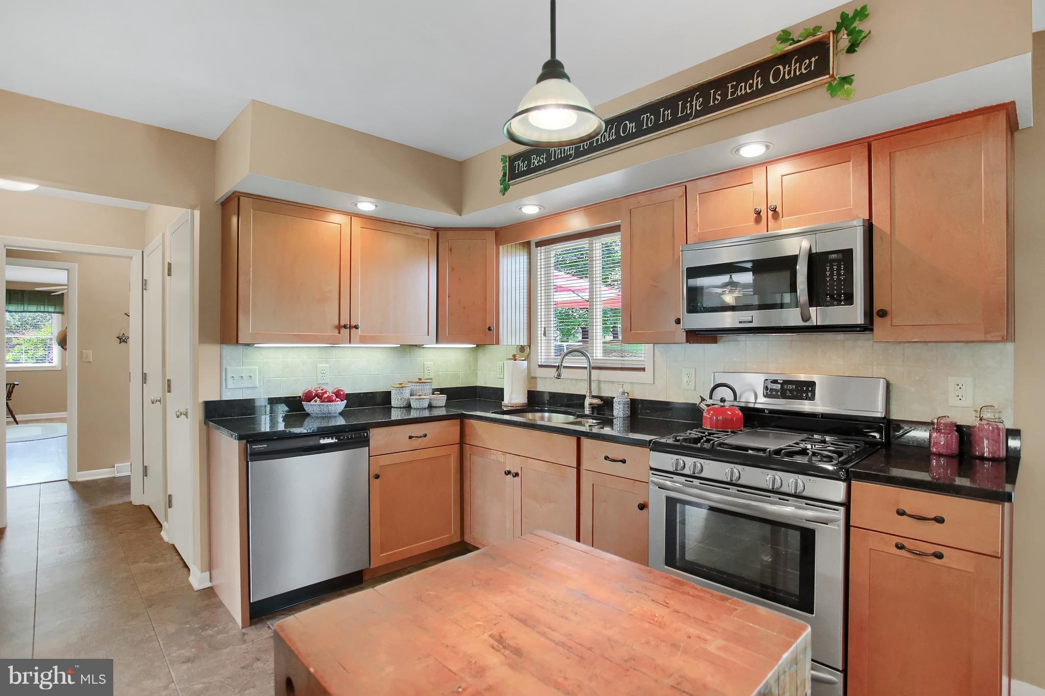 126 Leeds Road Newville, PA 17241 - Photo 9 of 34 Remodeled kitchen w/granite and s/s appliances