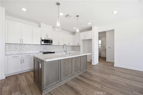 $999,952 | 20804 Pio Pico Court, Newhall, CA 91321