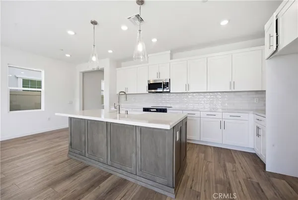 $999,952 | 20804 Pio Pico Court, Newhall, CA 91321