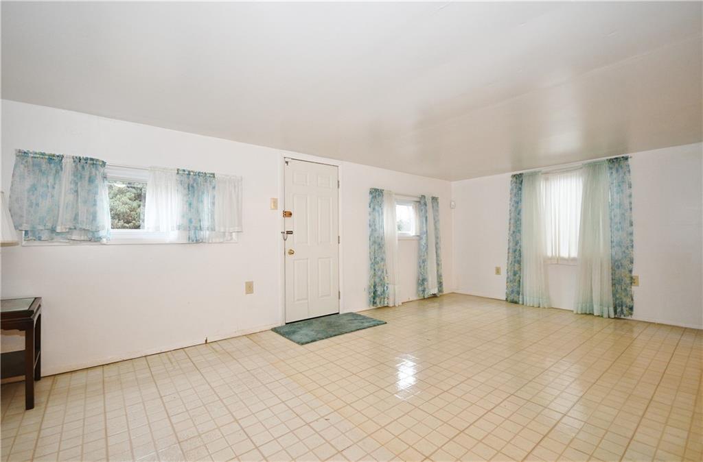562 Grove Road Verona, PA 15147 - Photo 11 of 25 Gallery Image 11