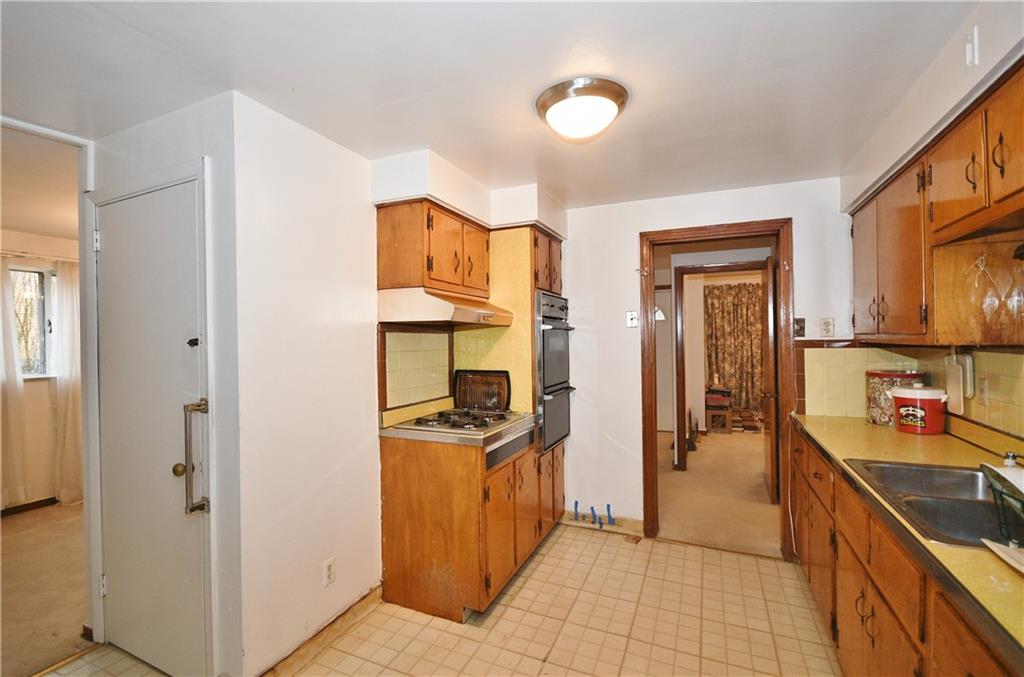 562 Grove Road Verona, PA 15147 - Photo 14 of 25 Gallery Image 14