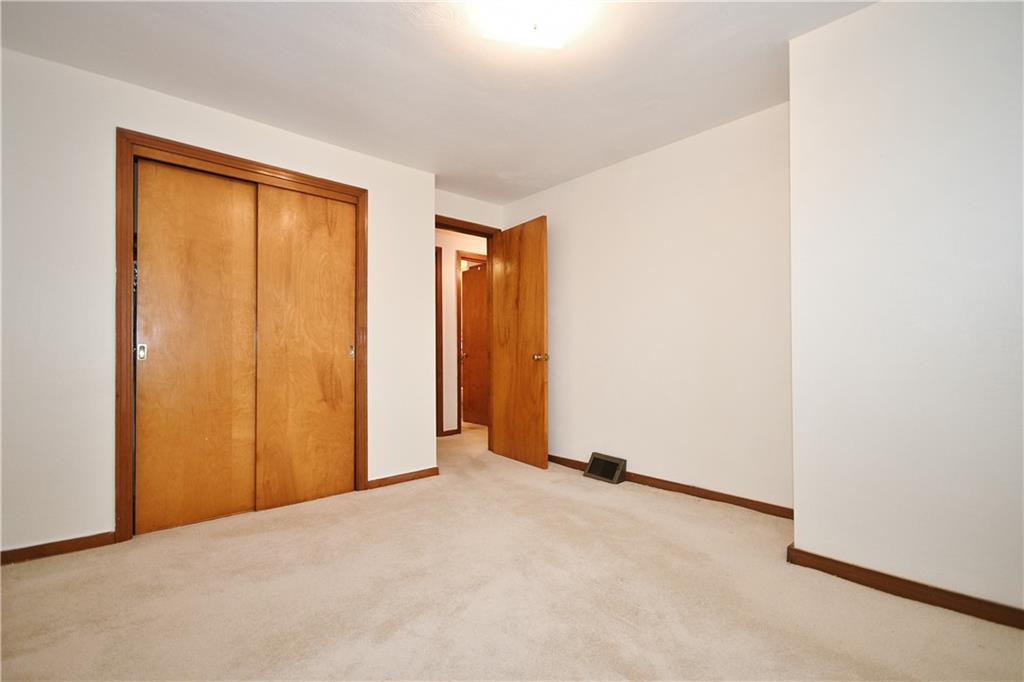 562 Grove Road Verona, PA 15147 - Photo 16 of 25 Gallery Image 16