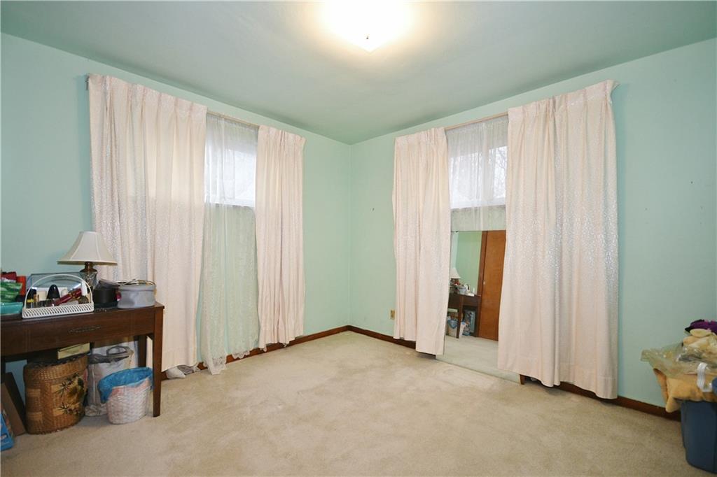 562 Grove Road Verona, PA 15147 - Photo 17 of 25 Gallery Image 17